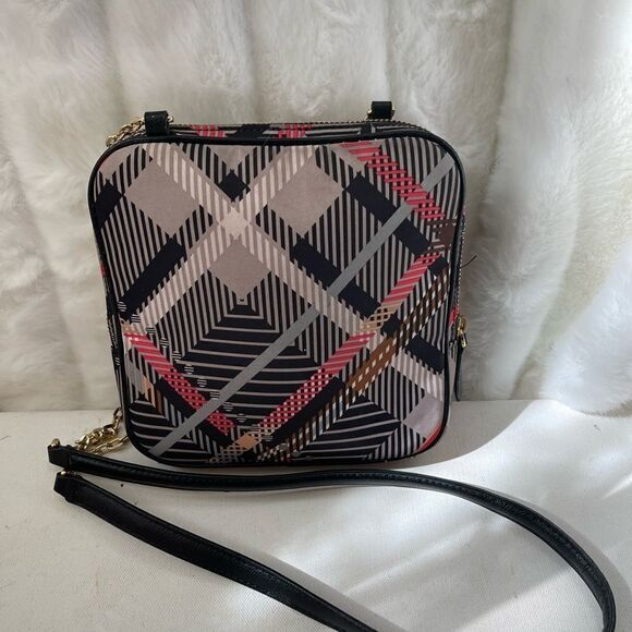 Vera Bradley multi color plaid crossbody bag gold tone chain and hardwares. - Picture 2 of 11